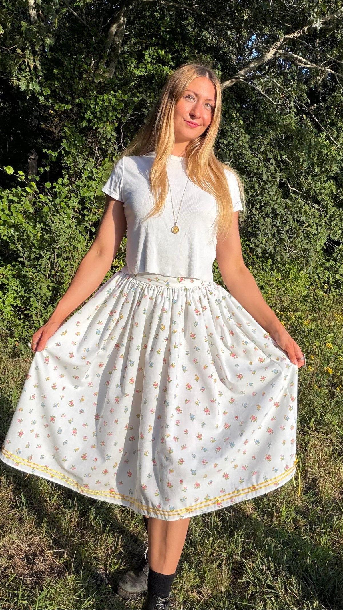 Blossomwood Skirt in White Floral