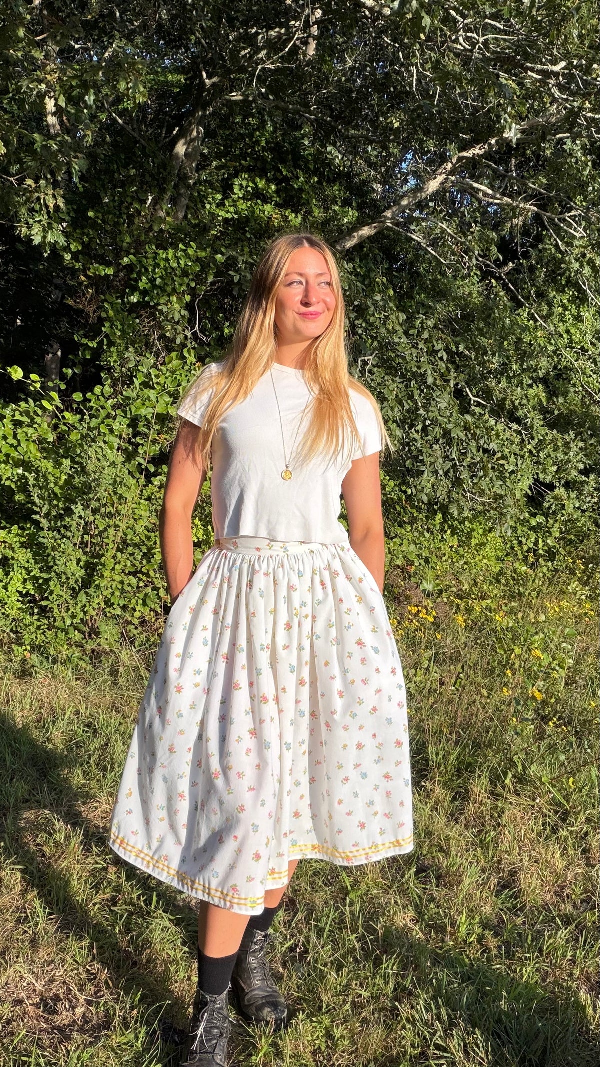 Blossomwood Skirt in White Floral