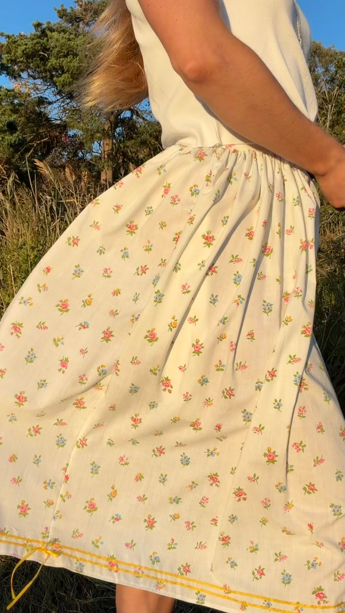 Blossomwood Skirt in White Floral