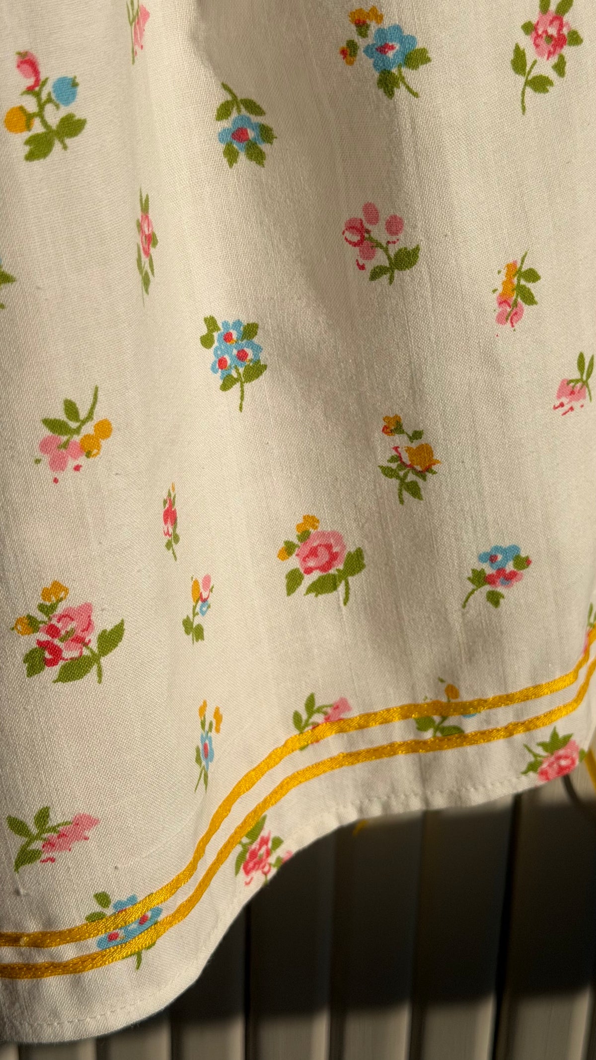 Blossomwood Skirt in White Floral