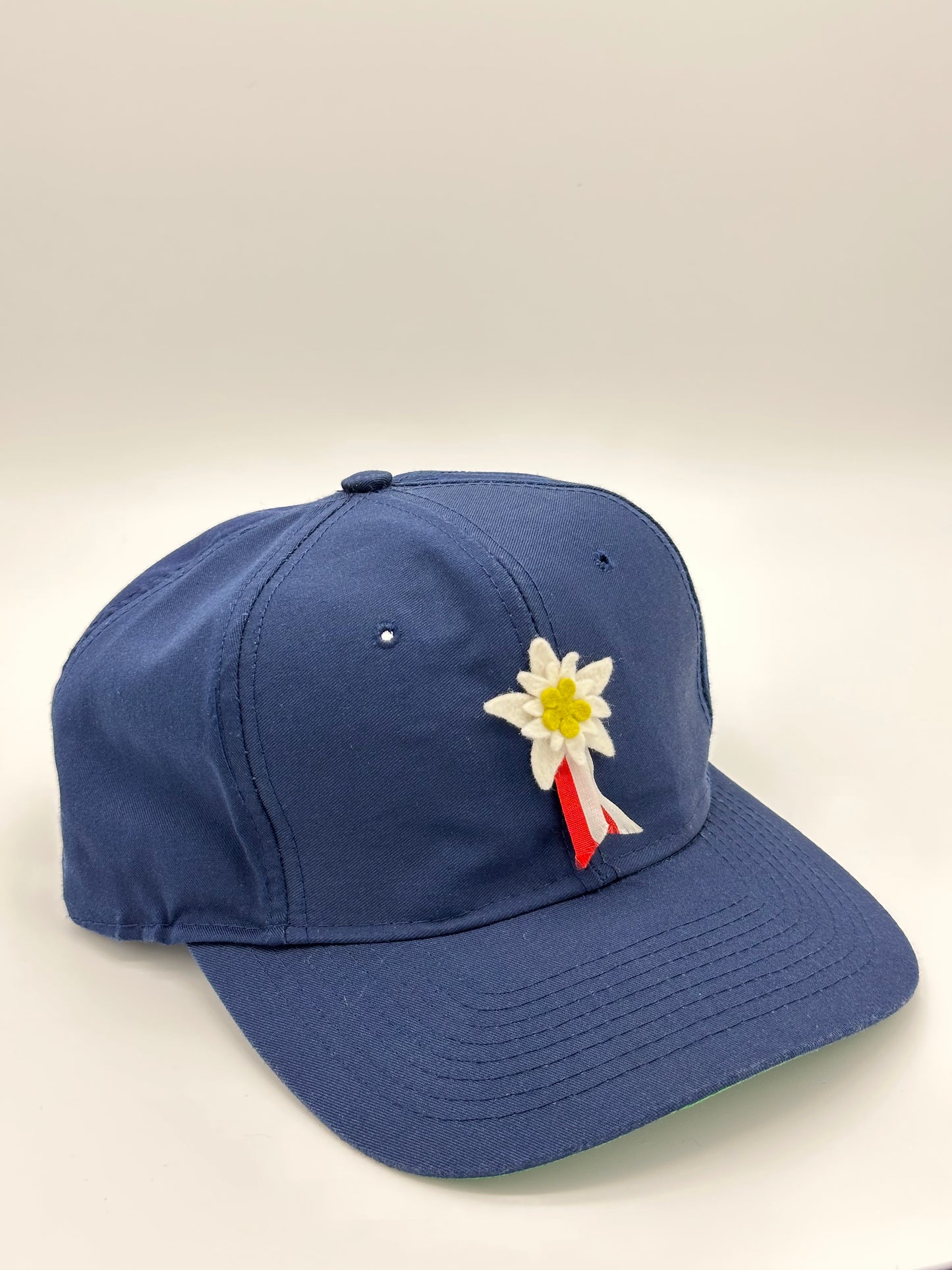 Portal Cap with Edelweiss Flower